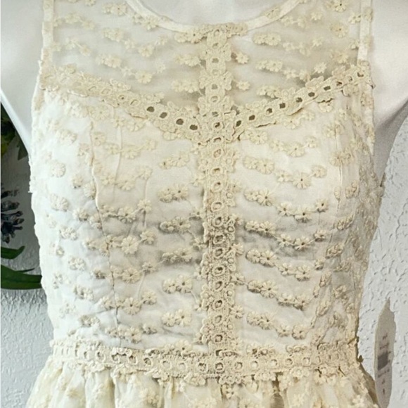 NWT✨Altar'd State Ivory Floral Lace Overlay Short Mini Dress Size Small - Picture 4 of 5